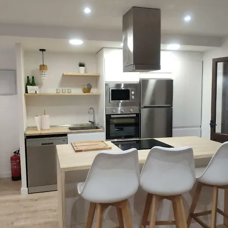 102a Moderno 2 * Gijón